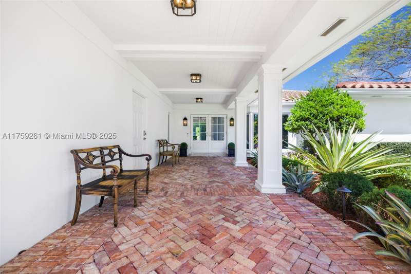 5 bedroom SingleFamilyResidence at 1117 Bella Vista Ave, Coral Bay Sec D, Coral Gables — photo 5