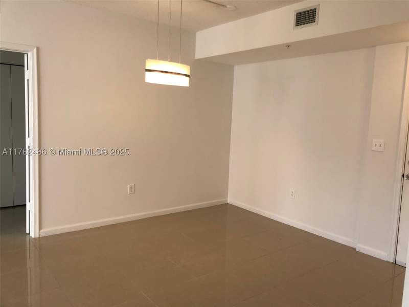 2 bedroom Condominium at 2775 NE 187th St 527, Venture At Aventura West, Aventura — photo 4