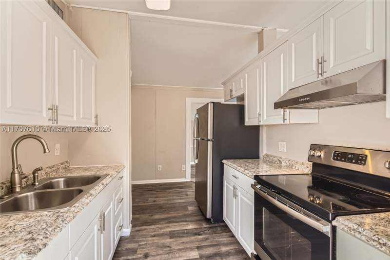 3 bedroom SingleFamilyResidence at 1753 NE 178th St, Beach Park Sub, North Miami Beach — photo 2