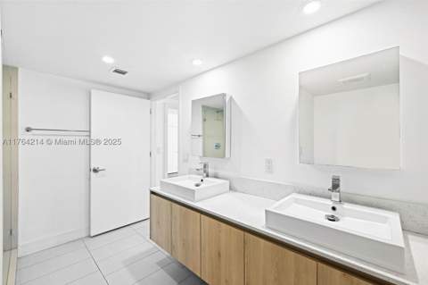 13800 Highland Dr 302, North Miami Beach FL - photo 21 of 23