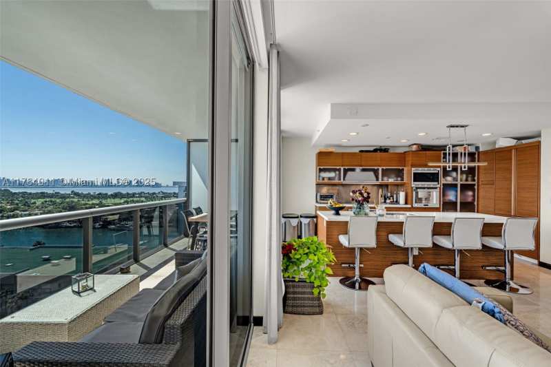 2 bedroom Condominium at 5875 Collins Ave 1704, Mei Condo, Miami Beach — photo 1