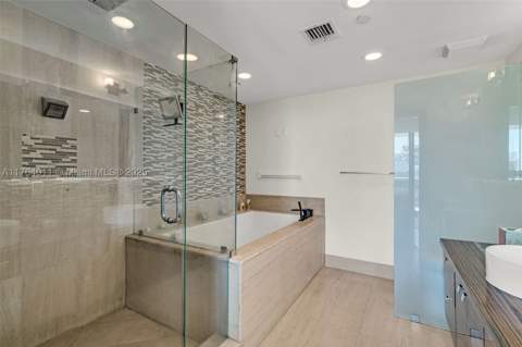 5875 Collins Ave 1704, Miami Beach FL - photo 16 of 54