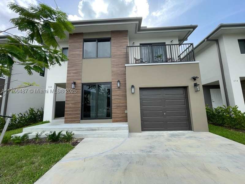 5 bedroom SingleFamilyResidence at 302 NW 11th Ct, Subdivision De Aurora, Florida City — photo 1