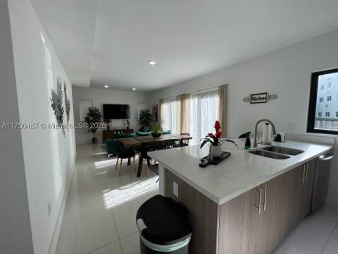 302 NW 11th Ct, Florida City FL - photo 13 of 35