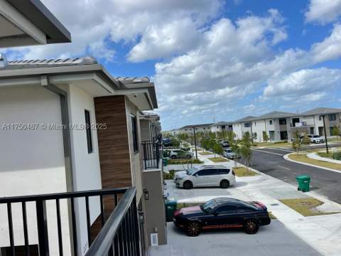 302 NW 11th Ct, Florida City FL - photo 6 of 35