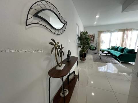 302 NW 11th Ct, Florida City FL - photo 7 of 35