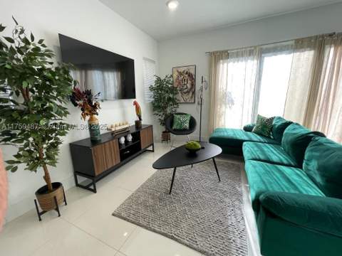 302 NW 11th Ct, Florida City FL - photo 8 of 35