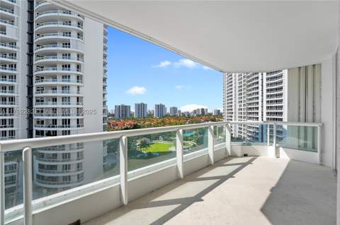21150 Point Pl 1102, Aventura FL - photo 18 of 44