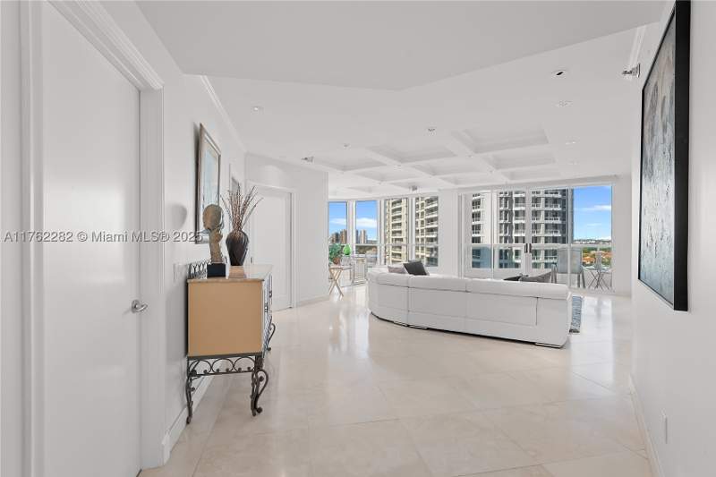 3 bedroom Condominium at 21150 Point Pl 1102, Atlantic II At The Point, Aventura — photo 2