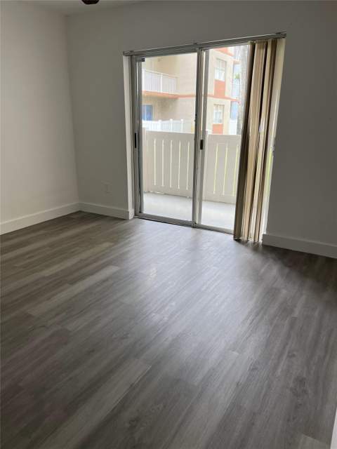 18860 NW 57th Avenue 106, Hialeah FL - photo 11 of 14
