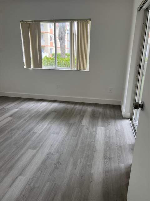 18860 NW 57th Avenue 106, Hialeah FL - photo 13 of 14
