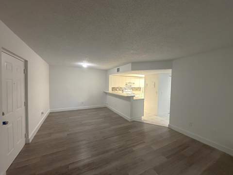 18860 NW 57th Avenue 106, Hialeah FL - photo 21 of 21