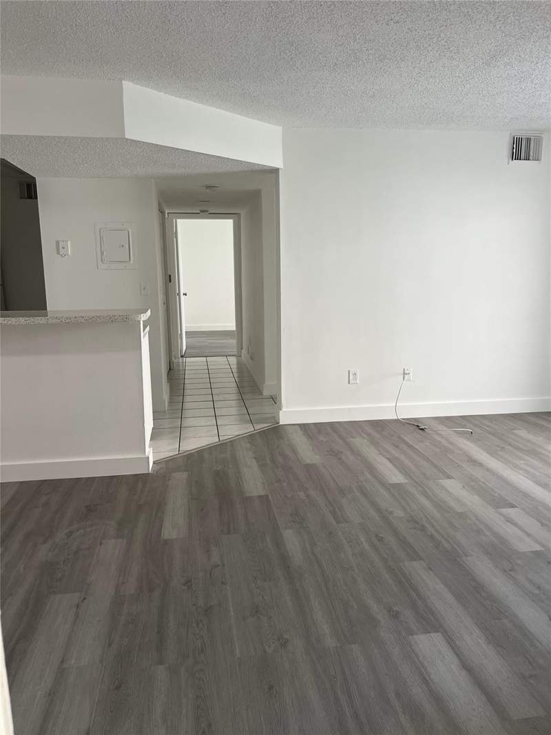2 bedroom Condominium at 18860 NW 57th Avenue 106, Villa Rustica, Hialeah — photo 3