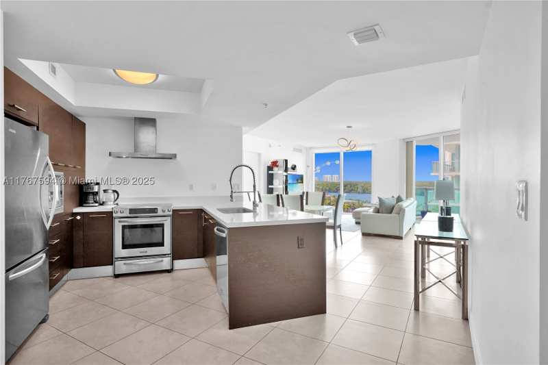 3 bedroom Condominium at 250 Sunny Isles Blvd 3-904, St Tropez On The Bay III, Sunny Isles Beach — photo 1