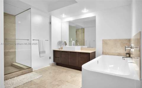 250 Sunny Isles Blvd 3-904, Sunny Isles Beach FL - photo 13 of 37