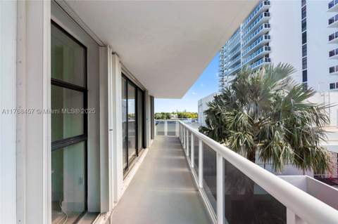 20505 E Country Club Dr 434, Aventura FL - photo 24 of 26