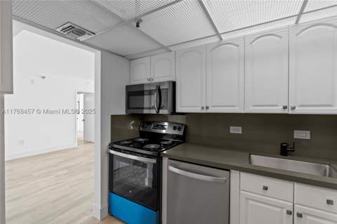 20505 E Country Club Dr 434, Aventura FL - photo 8 of 26