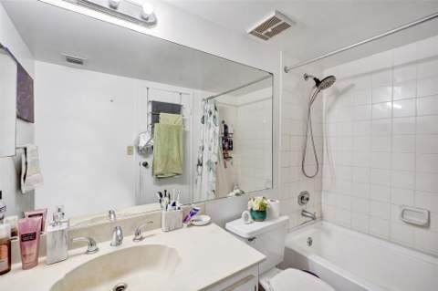 7601 E Treasure Drive 617, North Bay Village FL - photo 11 of 60