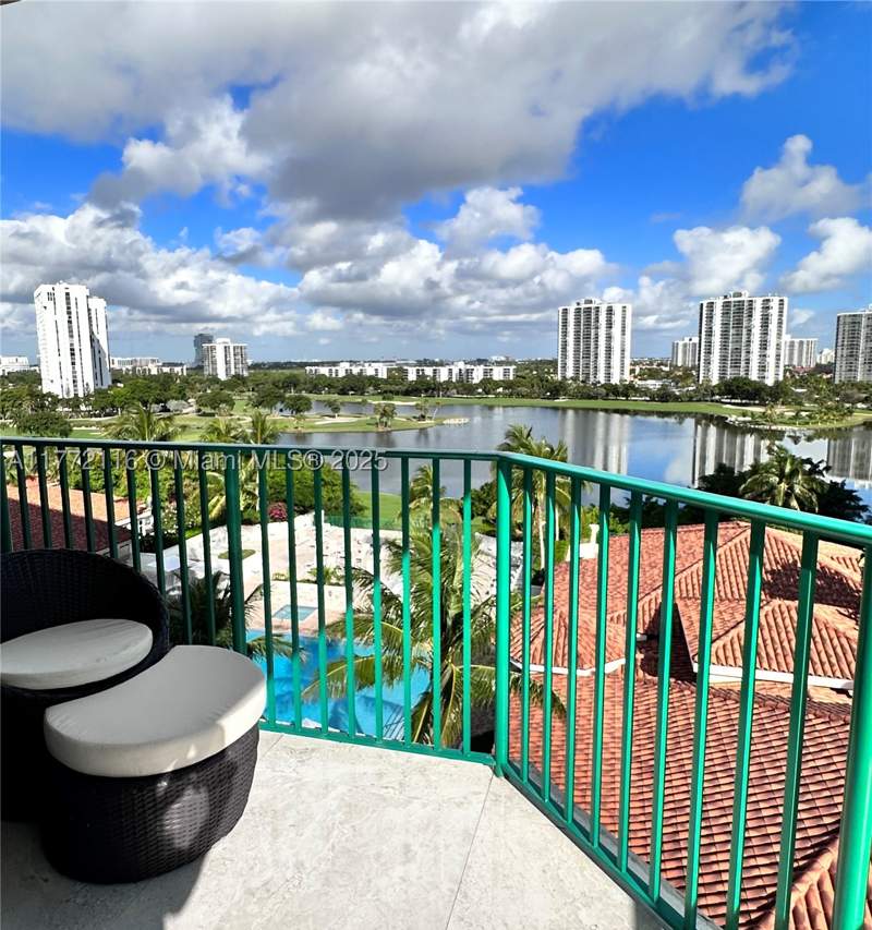 2 bedroom Condominium at 19900 E Country Club Dr 1012, Turnberry Village So Towe, Aventura — photo 4