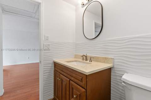 400 Kings Point Dr 1607, Sunny Isles Beach FL - photo 21 of 33