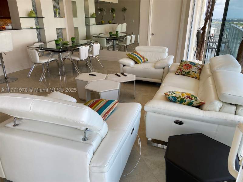 2 bedroom Condominium at 16699 Collins Ave 1607, La Perla Condo, Sunny Isles Beach — photo 4