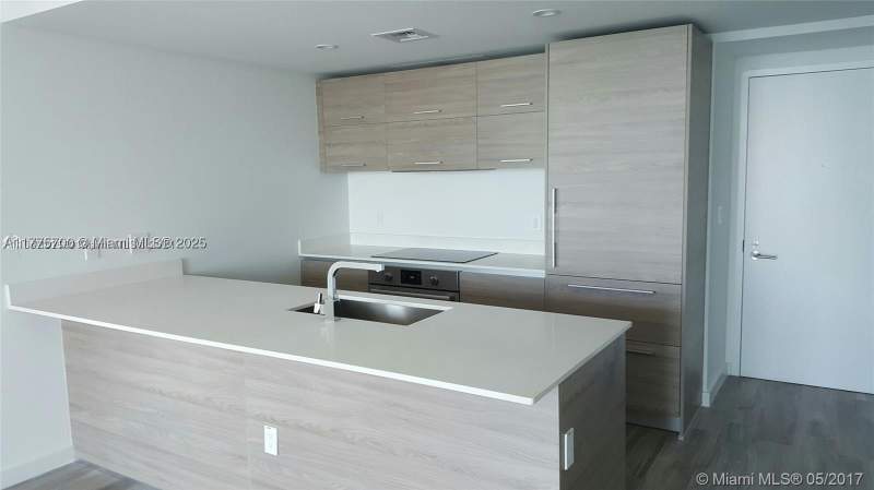 2 bedroom Condominium at 1300 S Miami Ave 4002, Dua Miami, Miami — photo 2