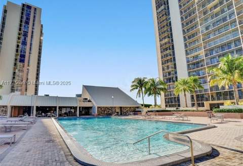 20335 W Country Club Dr 905, Aventura FL - photo 13 of 16
