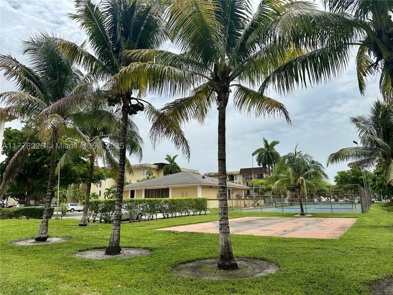 2 bedroom Condominium at 11925 NE 2nd Ave B406, Capri Gardens Condo, North Miami — photo 3