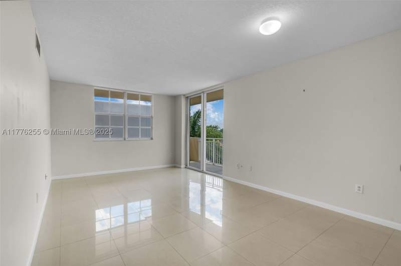 2 bedroom Condominium at 215 SW 42nd Ave 402, Lejeune Plaza Condo, Miami — photo 4