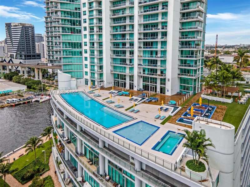 2 bedroom Condominium at 92 SW 3rd St 4104, Mint Condo, Miami — photo 1
