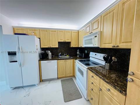 18071 Biscayne Blvd 1503, Aventura FL - photo 13 of 50