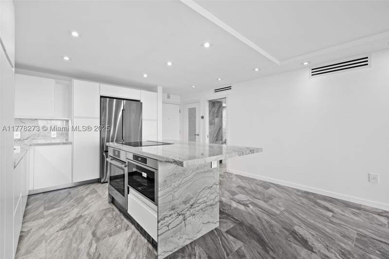 1 bedroom Condominium at 1658 Bay Rd 504, Lincoln Palace Condo, Miami Beach — photo 3