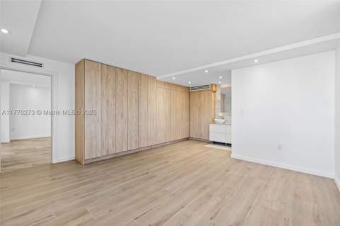 1658 Bay Rd 504, Miami Beach FL - photo 9 of 18