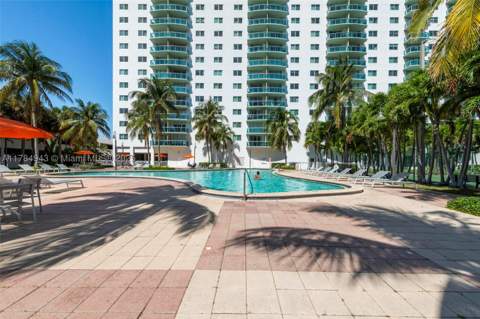 19380 Collins Ave Ph-6, Sunny Isles Beach FL - photo 23 of 44