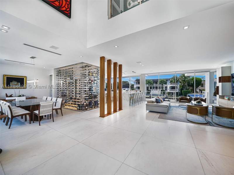 6 bedroom SingleFamilyResidence at 830 Lugo Ave, Coral Bay Sec B, Coral Gables — photo 4