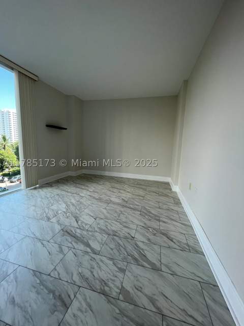 3370 Hidden Bay Dr 610, Aventura FL - photo 18 of 24