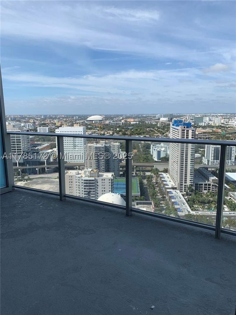 1 bedroom Condominium at 851 NE 1st Ave 3002, Paramount Miami Worldcent, Miami — photo 4