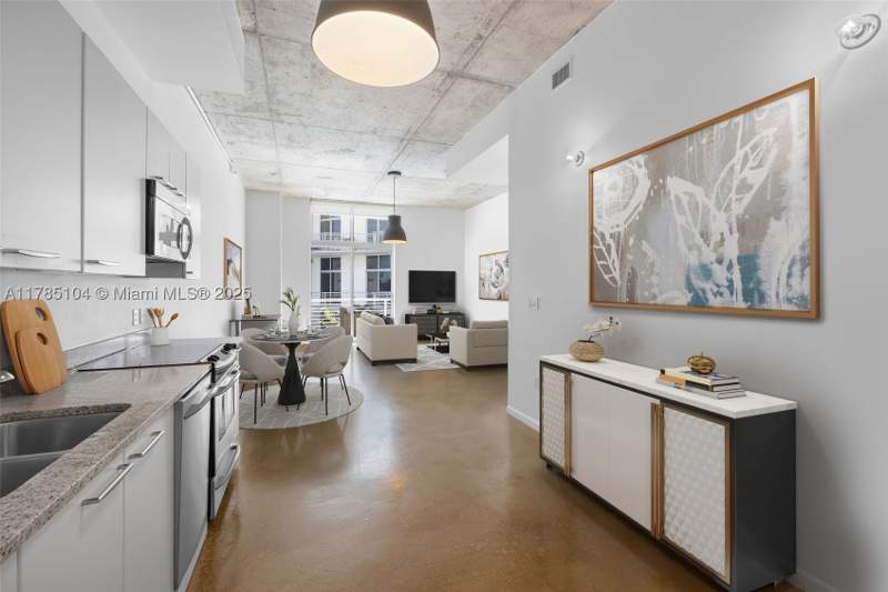 1 bedroom Condominium at 2001 Meridian Ave 412, The Meridian Condo, Miami Beach — photo 3