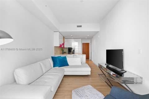 2678 Tigertail Ave 615, Miami FL - photo 11 of 41