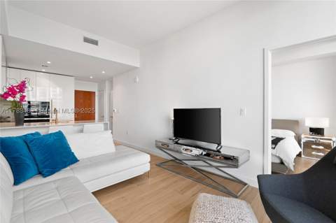 2678 Tigertail Ave 615, Miami FL - photo 12 of 41