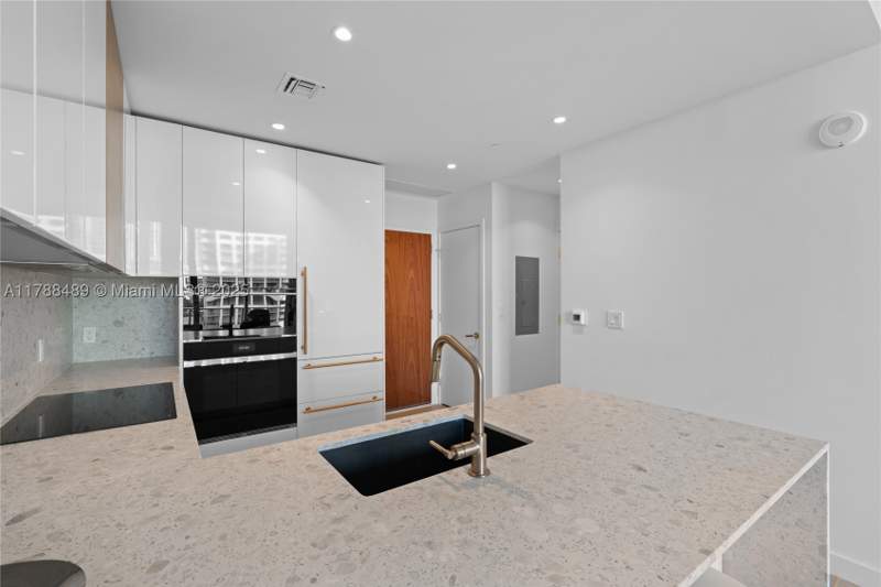1 bedroom Condominium at 2678 Tigertail Ave 615, 2678 Tigertail Condo, Miami — photo 3