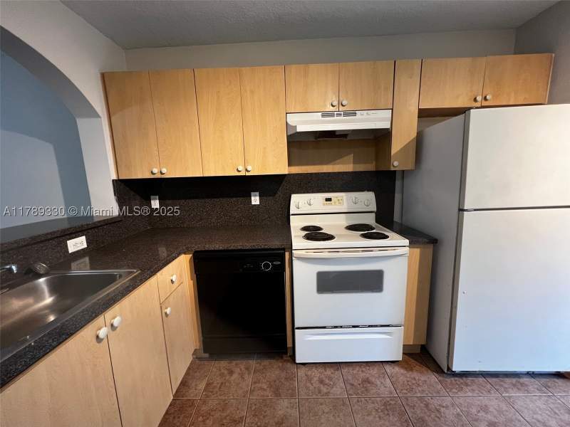 2 bedroom Condominium at 2911 SE 13th Ave 102-49, Venetia Gardens South, Homestead — photo 4