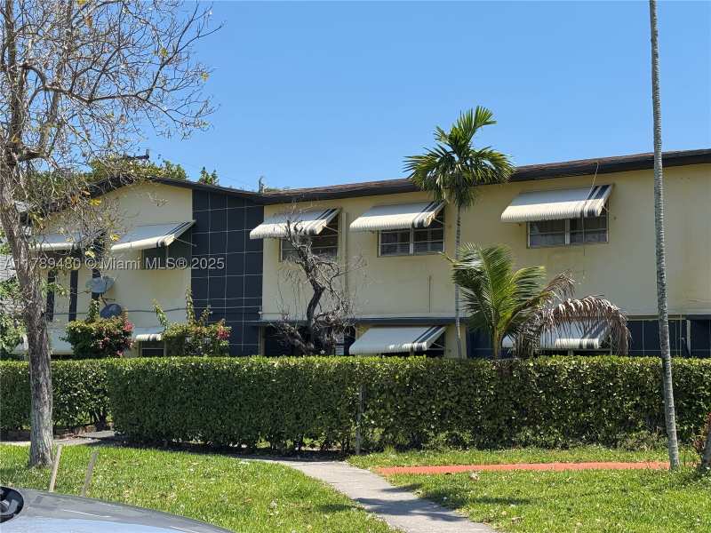2 bedroom StockCooperative at 17051 NE 23rd Ave 1J, Greynolds Arms Co-Op Apts, North Miami Beach — photo 1