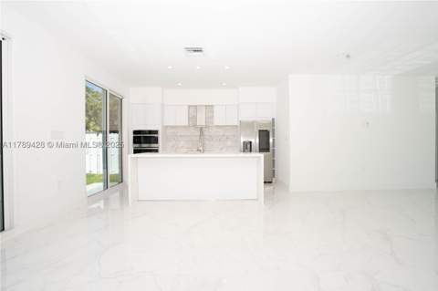 900 SW 24th Rd, Miami FL - photo 11 of 27