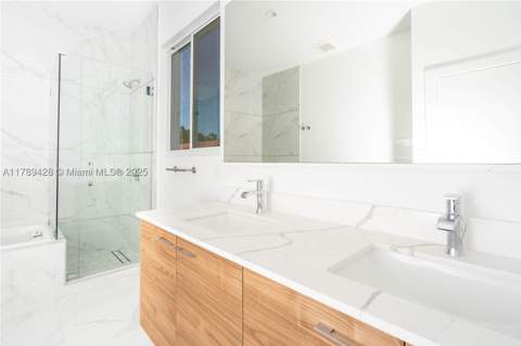900 SW 24th Rd, Miami FL - photo 15 of 27