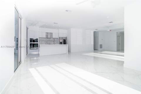 900 SW 24th Rd, Miami FL - photo 9 of 27