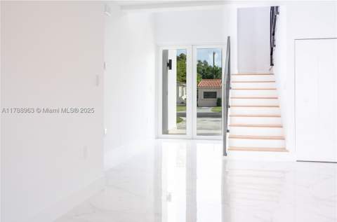 910 SW 24th Rd, Miami FL - photo 11 of 38