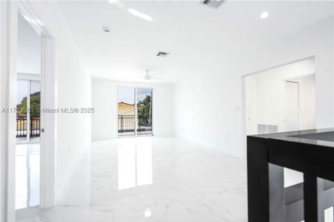 910 SW 24th Rd, Miami FL - photo 17 of 38