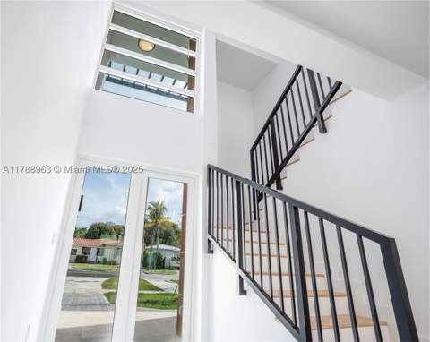 910 SW 24th Rd, Miami FL - photo 8 of 38