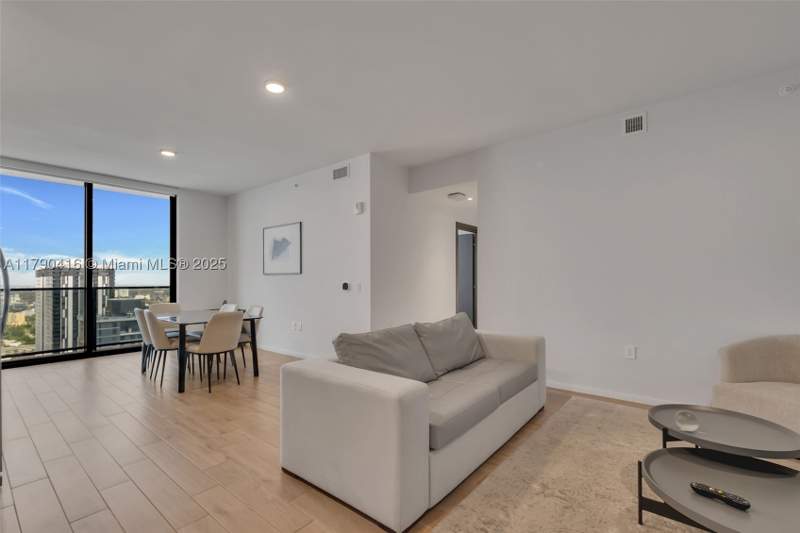 3 bedroom Condominium at 398 NE 5th St 3901, Map Of Miami Dade Co. FL., Miami — photo 4